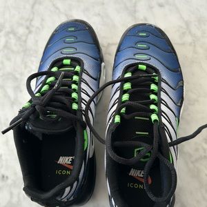 Nike air icons kids it has been worn only once Time